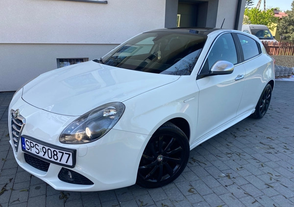 Alfa Romeo Giulietta cena 34500 przebieg: 177032, rok produkcji 2011 z Żory małe 596